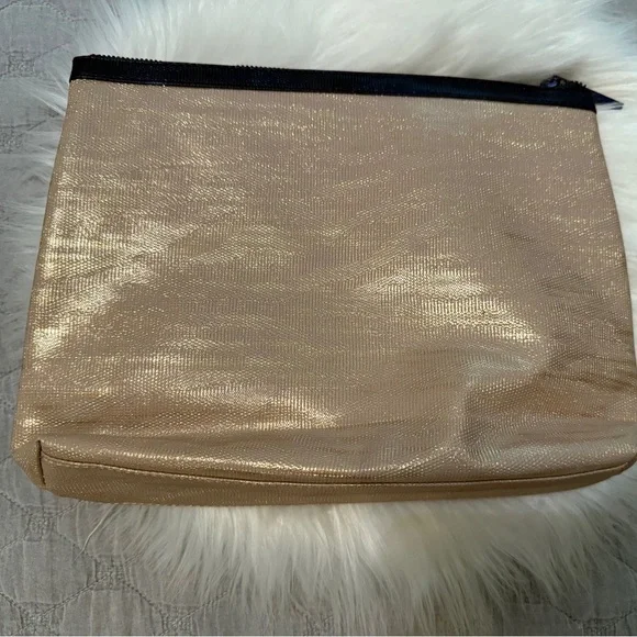 Brand new Lancôme 10 piece skincare/makeup set with large travel bag included - Picture 3 of 7